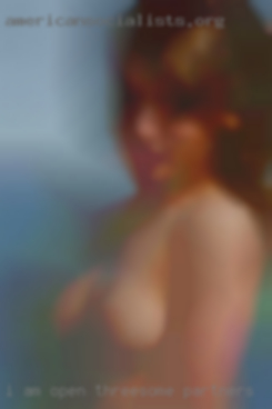 I am open to all threesome partners skins tones!!